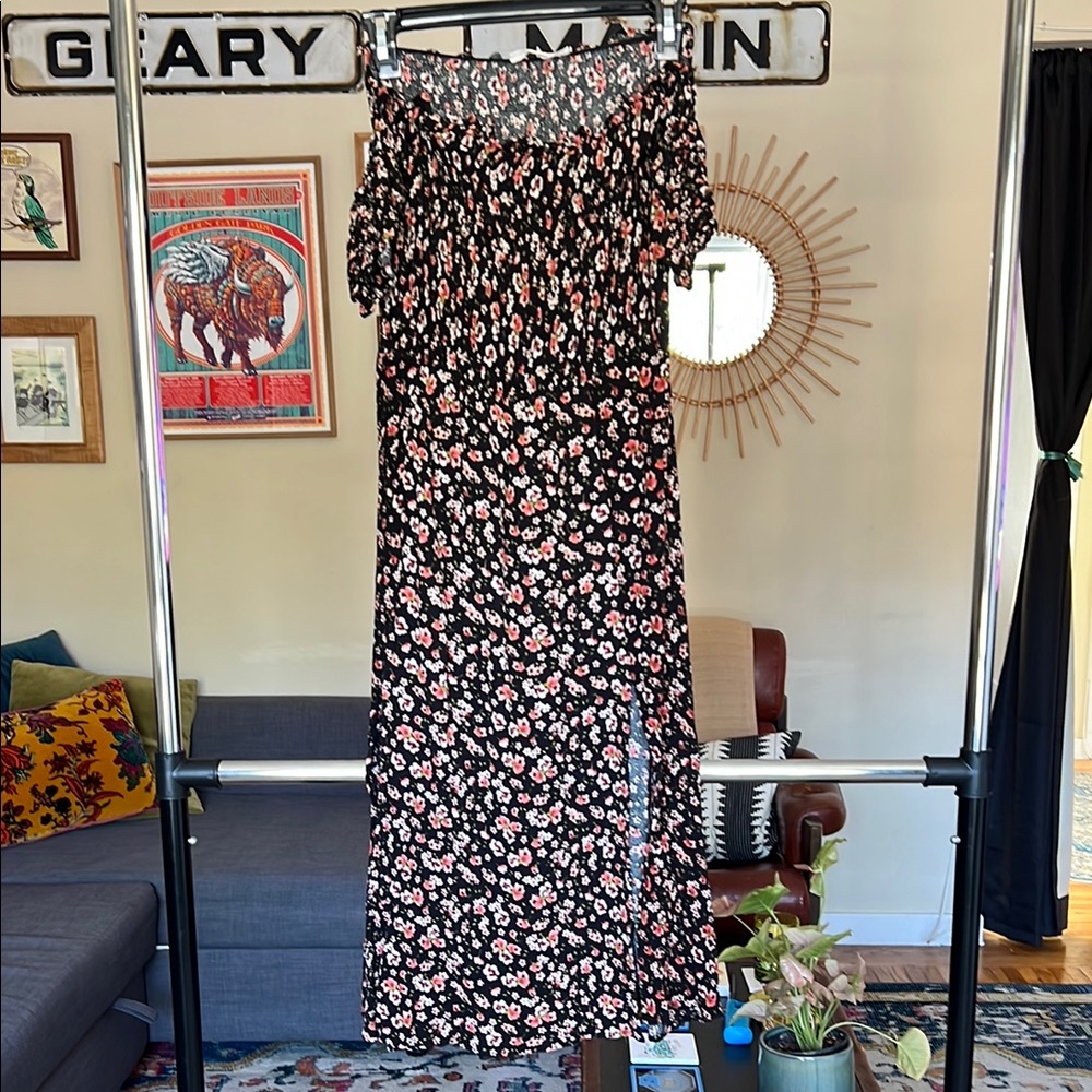 Off-the-should Cap Sleeve Dress with 2 Slits